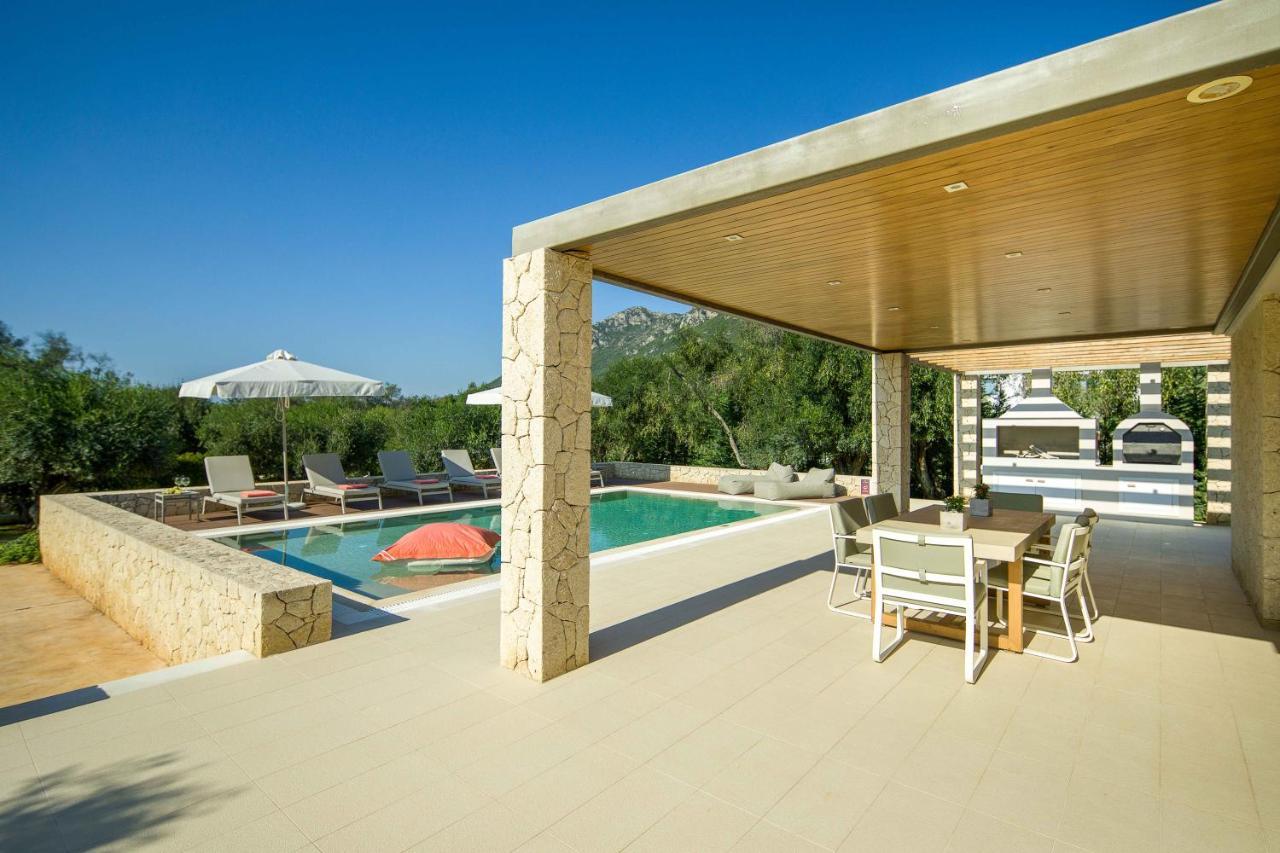 Villa Almyra *