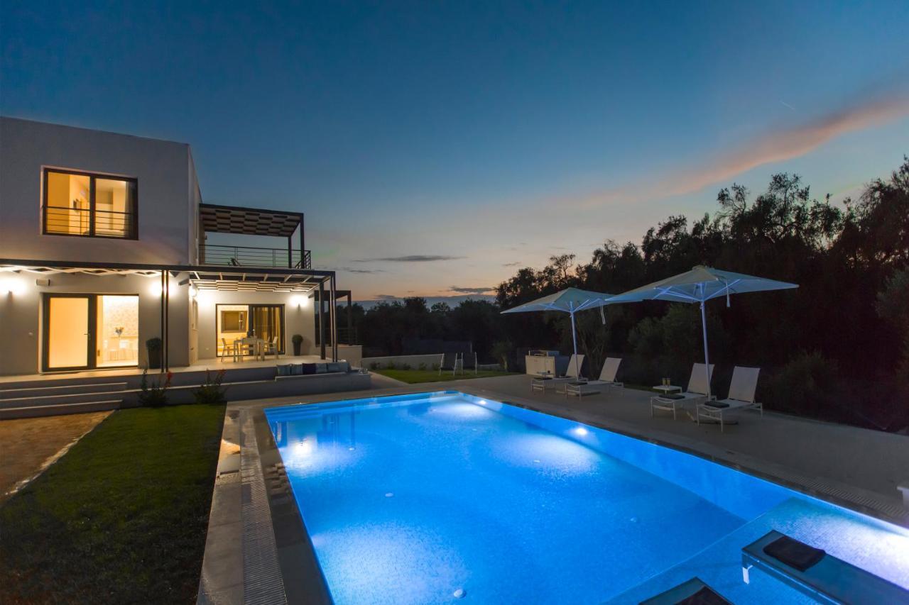 Villa Almyra *